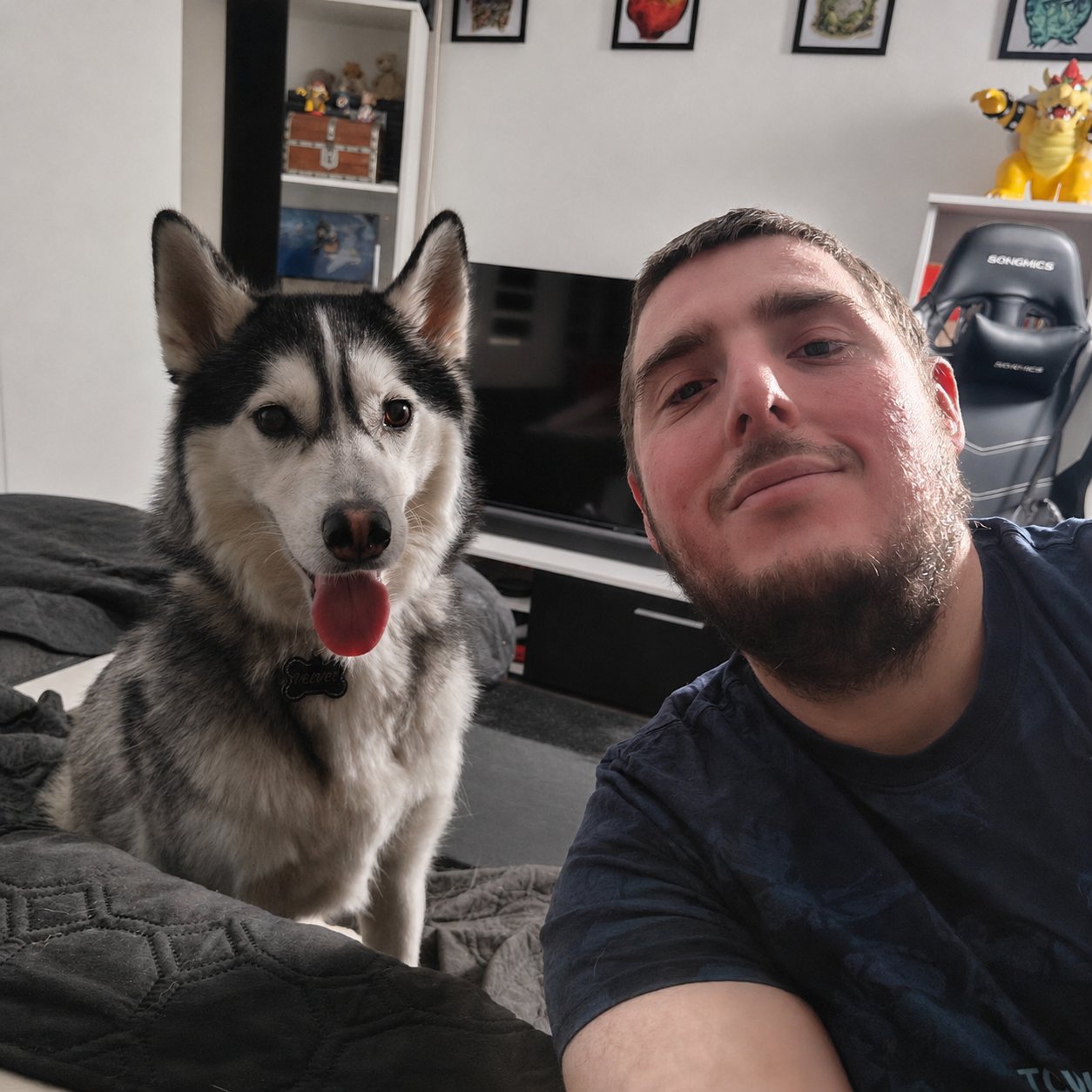 Florian Leconte et sa chienne Velvet, entrepreneur ind&eacute;pendant en assurance